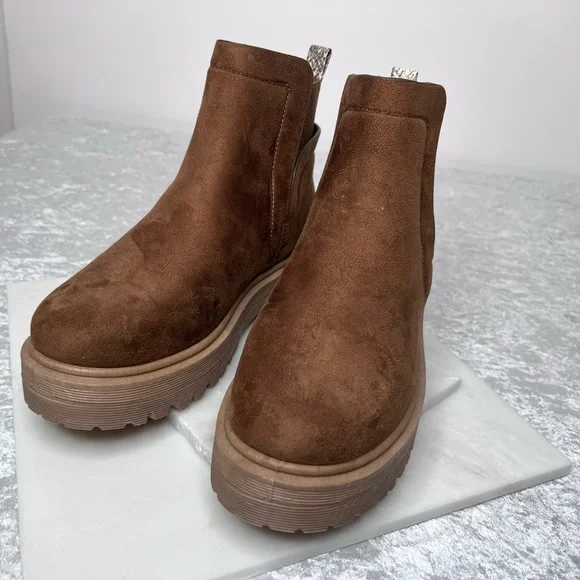 NWOT Qupid Renley Chunky Sole Booties - Brown, Size 9 - Picture 3 of 10